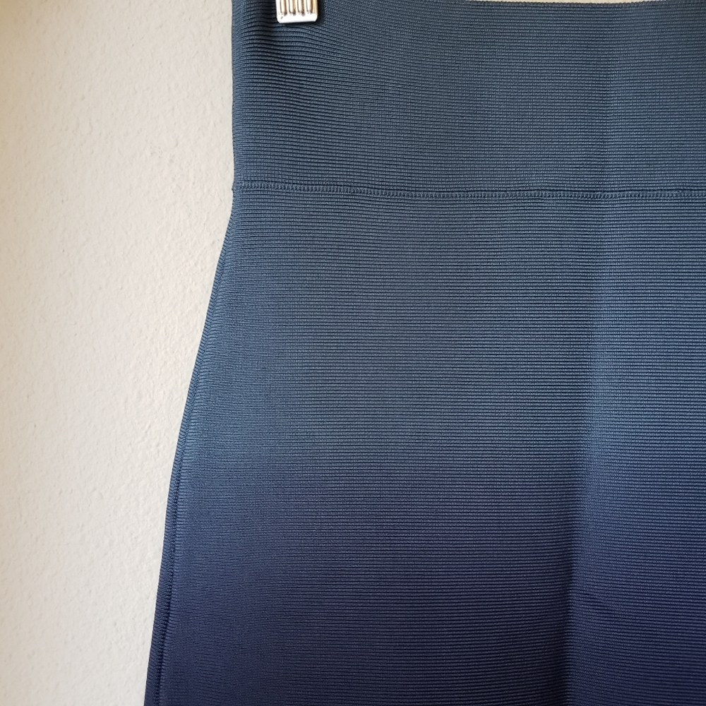 ❗SOLD❗BCBG MaxAzria Bandage Mini Skirt - Picture 9 of 11